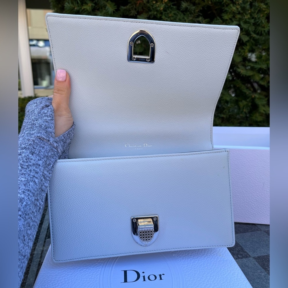Euc💝Christian Dior Grained Calfskin Medium Diorama Flap Bag - Picture 11 of 15